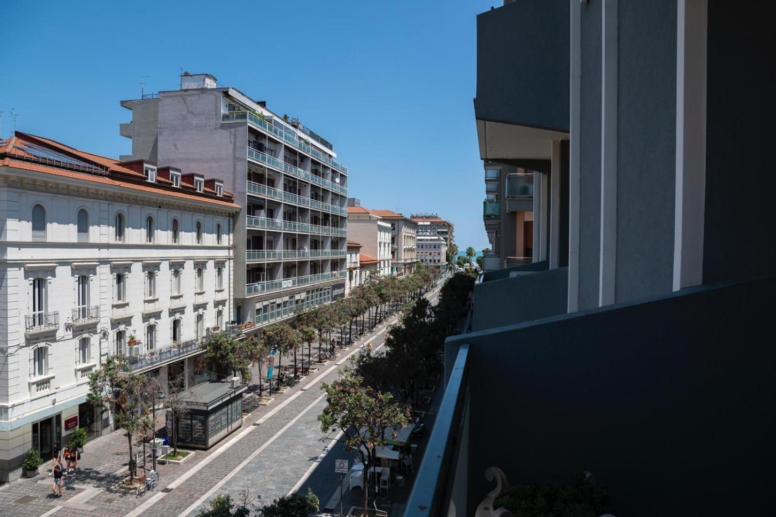 Milu Luxury Apartment Pescara Bagian luar foto